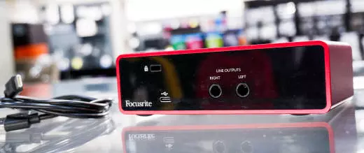 Focusrite - Scarlett Solo 3rd Gen USB Audio Interfac 2